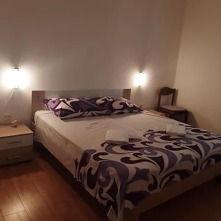 Kaic 1045 Apartman Póla