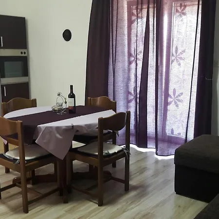 Apartman Kaic 1045 *